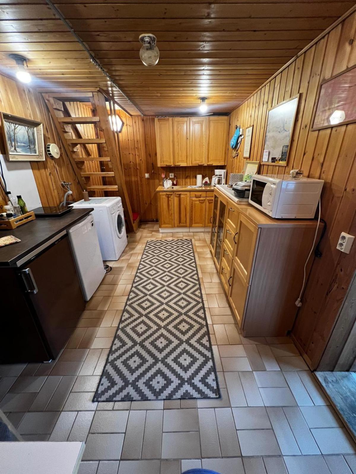 Adorable 1-Bedroom Cottage/Guesthouse In Kittilae Bagian luar foto