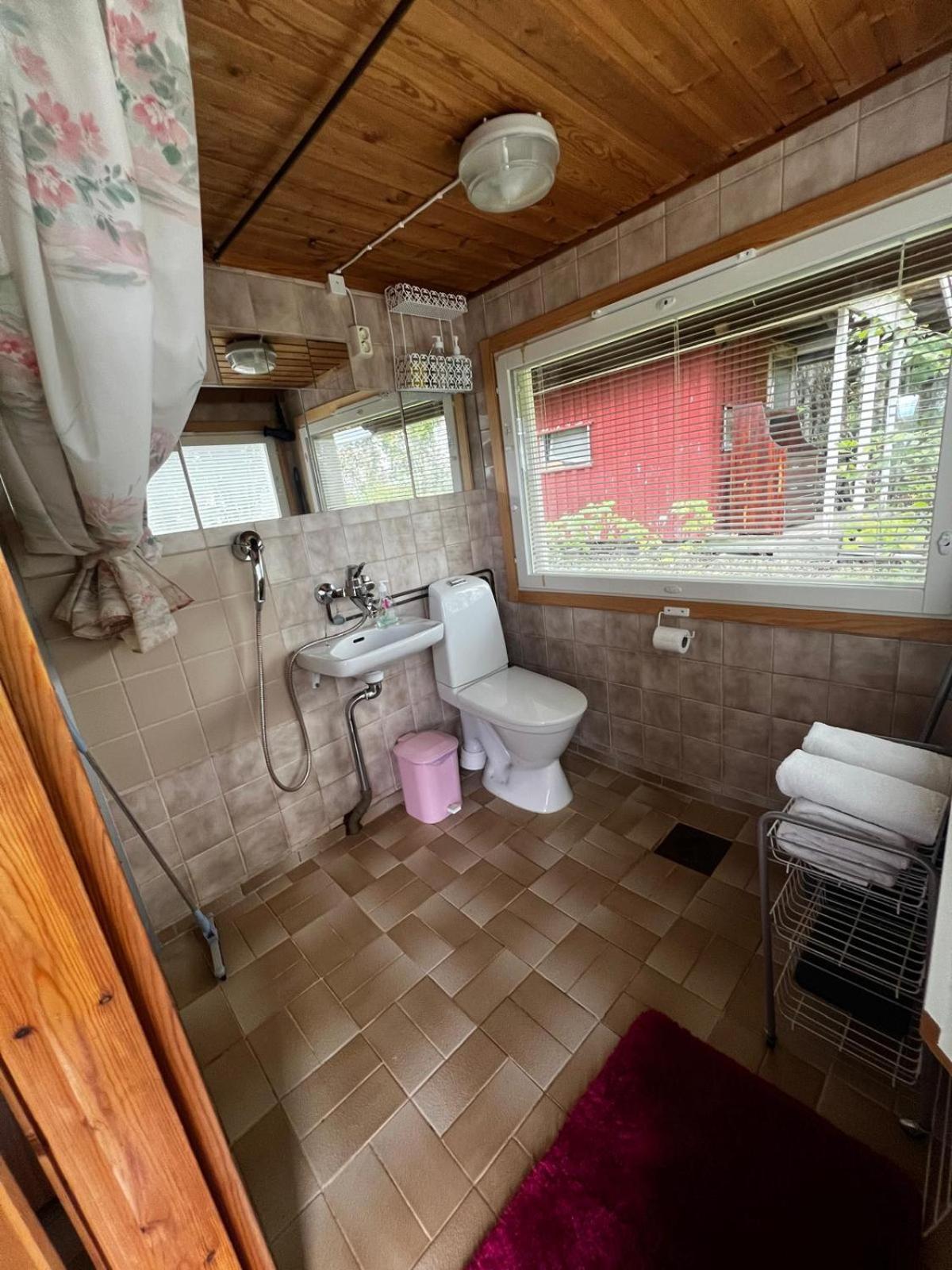 Adorable 1-Bedroom Cottage/Guesthouse In Kittilae Bagian luar foto